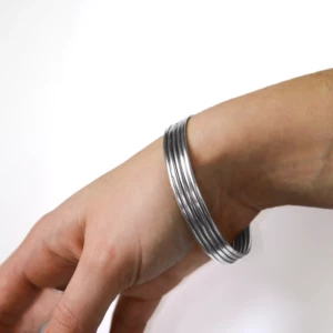 bracelet bangle pune porté